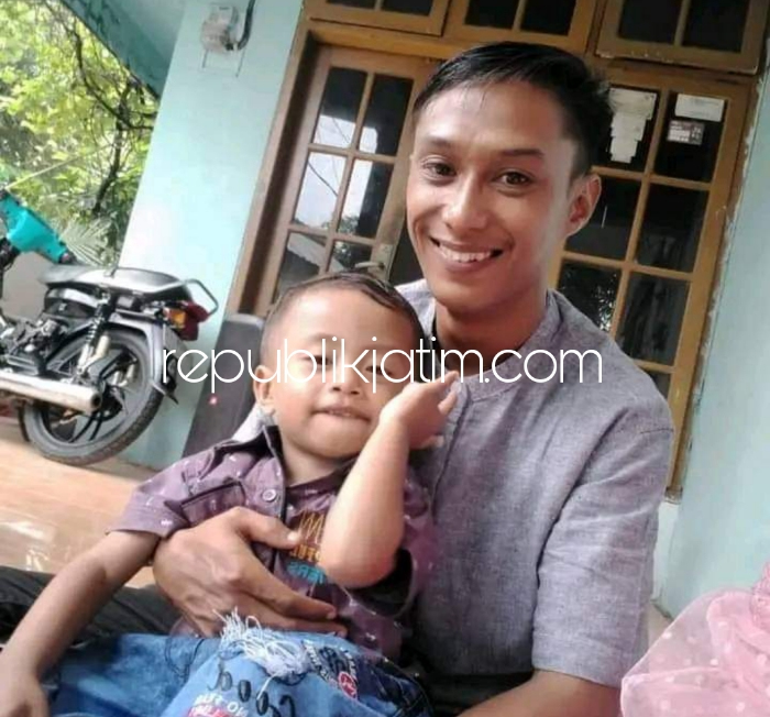 Berharap Dibangun Jembatan, Een Hamil Tua, Saksikan Suami dan Anak Terjebur Sungai Kalimas Saat Naik Perahu Tambang