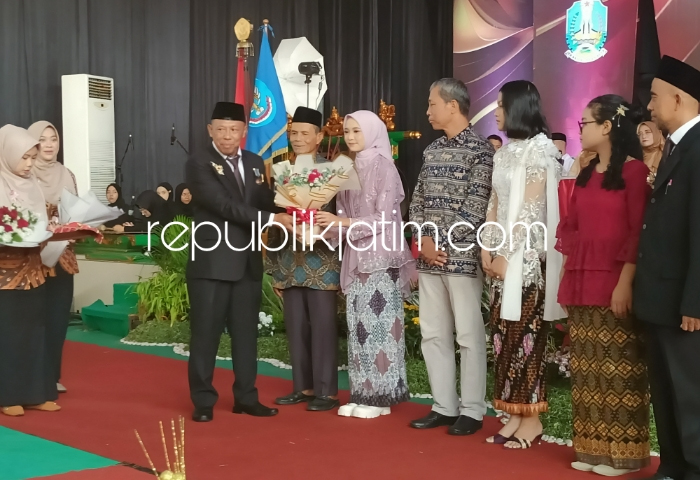 104 Diterima PTN Jalur Prestasi, Ini Pesan Kepala SMAN 4 Sidoarjo untuk 450 Siswa Saat Purnawidya Adhitama&nbsp;2024