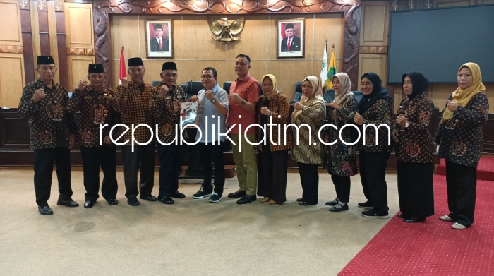 Apresiasi Kinerja, Pimpinan Dewan Tampung Uneg-Uneg Pengurus DHC 45 Sidoarjo Sekaligus Perjuangkan Hibah