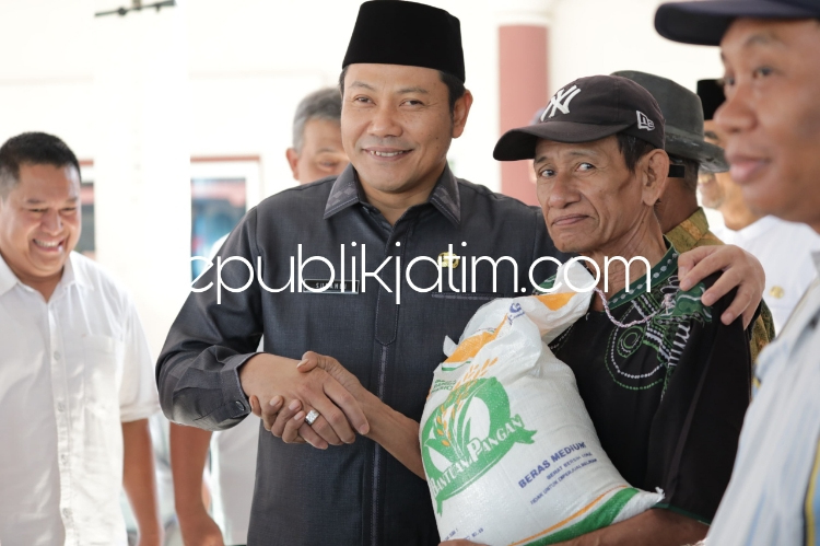 3.974 Miskin di Sukodono Terima Bantuan Beras Cadangan Pangan Pemerintah&nbsp;Pusat