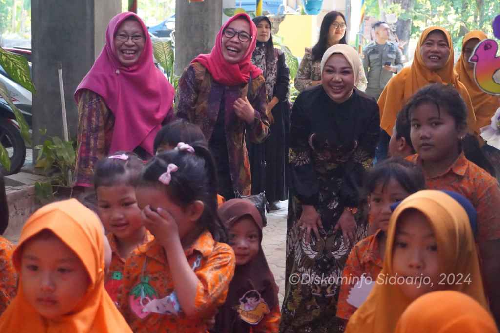 Tinjau MPLS di TK Sedati, Bunda PAUD Sidoarjo Ingatkan Agar Guru Terus Tingkatkan&nbsp;Kompetensi