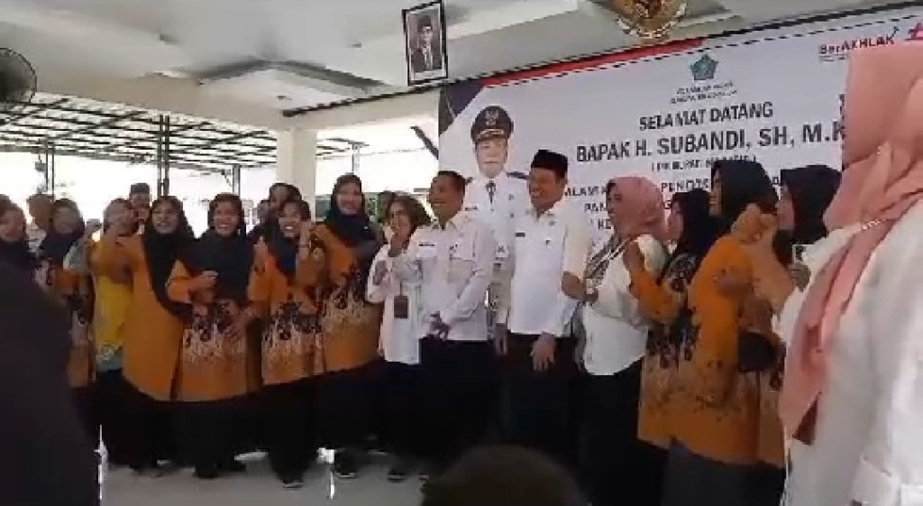 Plt Kepala BPPD Sekaligus Camat Sedati dan Beberapa ASN Diduga Ikut Kampanyekan Cabup Petahana di Pilkada&nbsp;Sidoarjo