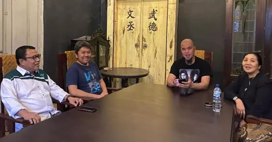 Besuk Mantan Bupati Sidoarjo Saiful Ilah, Pentolan Dewa 19 Ahmad Dhani Dukung Pencalonan Mas&nbsp;Iin