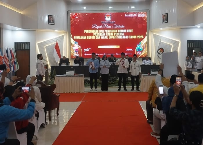 Undian Nomor Urut di KPU Sidoarjo, Paslon Subandi – Mimik Nomor Urut 1 Mas Iin – Edy Widodo Nomor Urut&nbsp;2